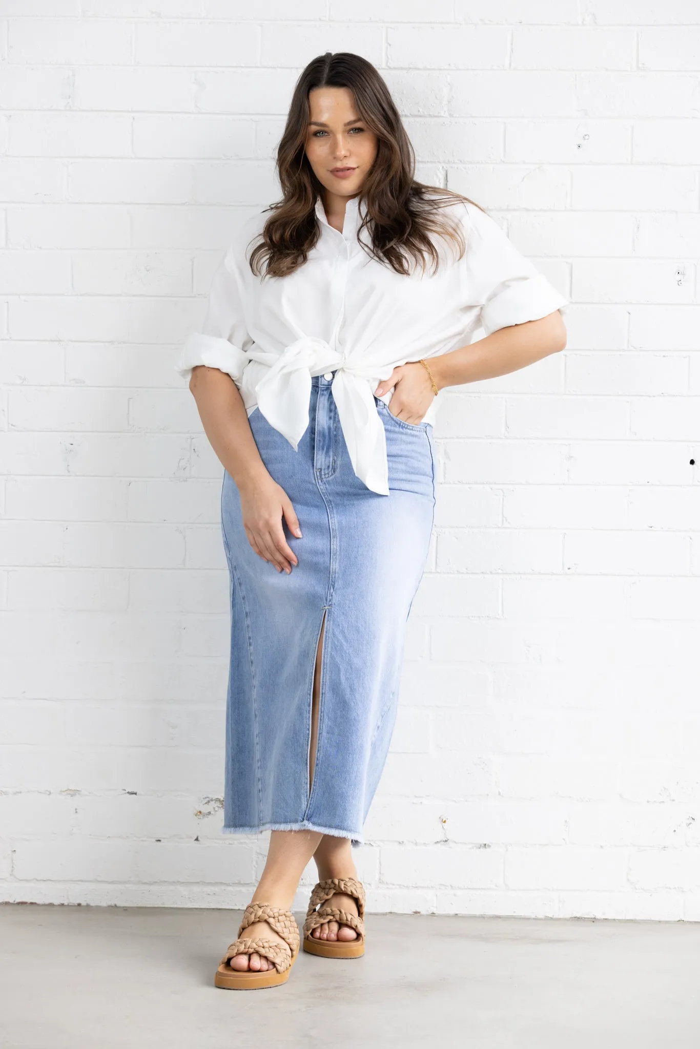 HAZE DENIM MIDI SKIRT - Mid Wash